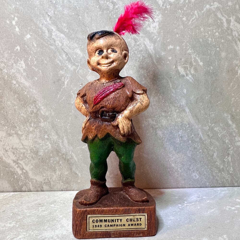 1946-49 Vintage Peter Pan with red feather Community Chest award trophy figurine - Picture 12 of 12
